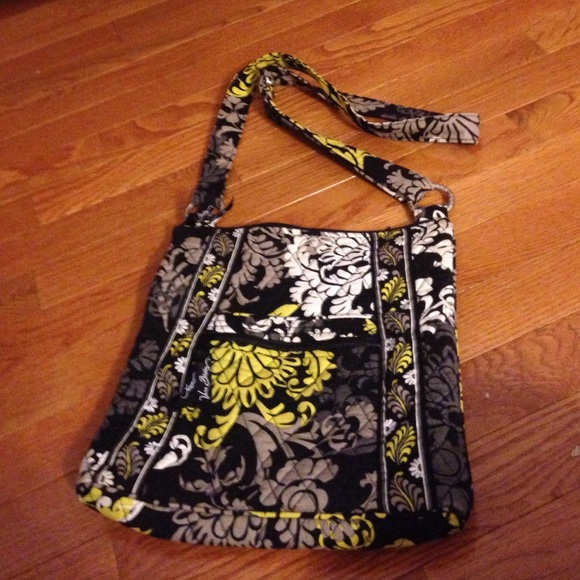 Vera Bradley Handbags - VERA BRADLEY HIPSTER IN EXCELLENT CONDITION🍃