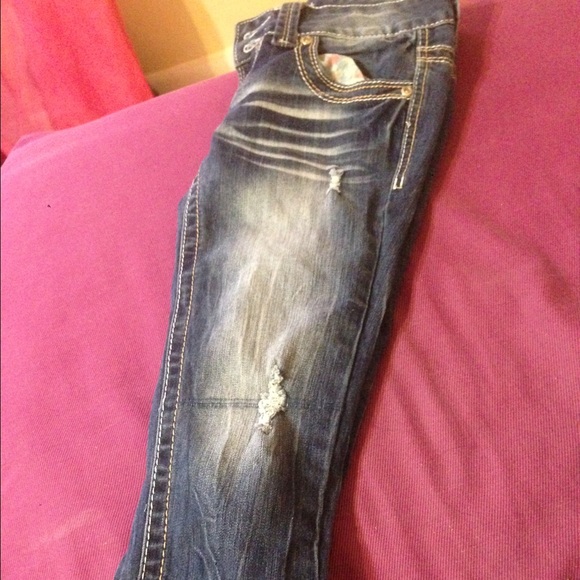 Jean Capri - Picture 1 of 5