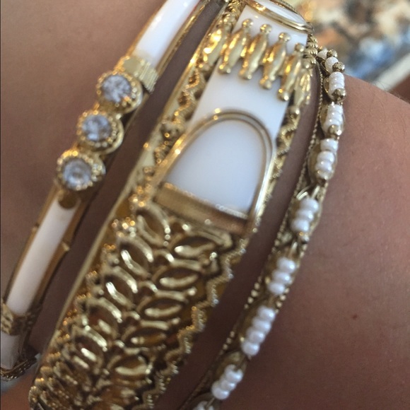 Bracelets/Bangles - Picture 2 of 3