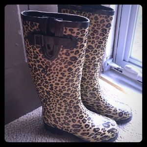 Cheetah print rain boots!