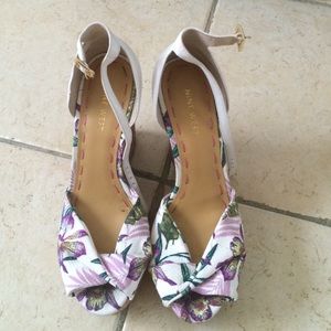 Nine West white floral wedges!