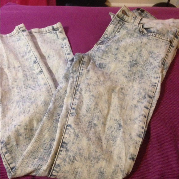 Light wash jeans - Picture 2 of 4