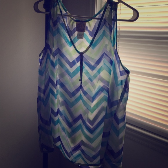 Super cute sheer chevron tank top!