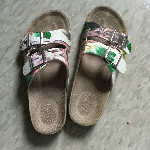 Birkenstock like shoes