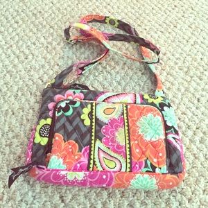 Vera Bradley cross body purse in ziggyzinia