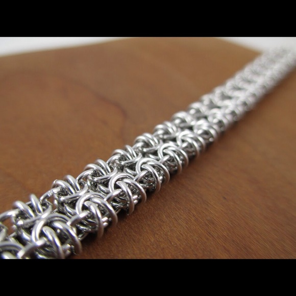 Small Modern Style Byzantine Chainmaille Bracelet - Picture 3 of 4