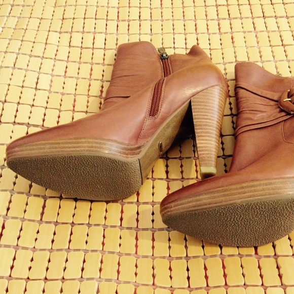 Boots - Picture 2 of 4
