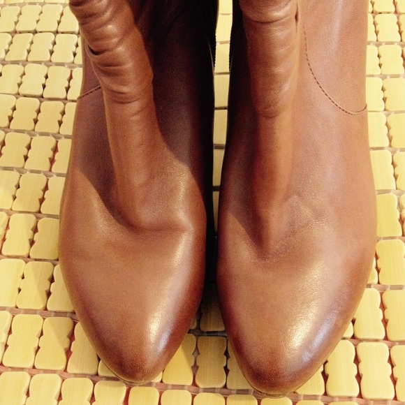 Boots - Picture 3 of 4