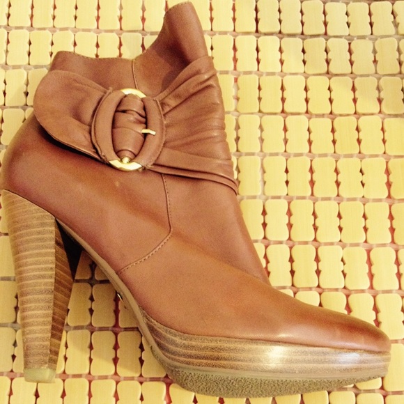 Boots - Picture 4 of 4