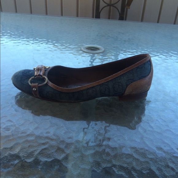 Gucci flat