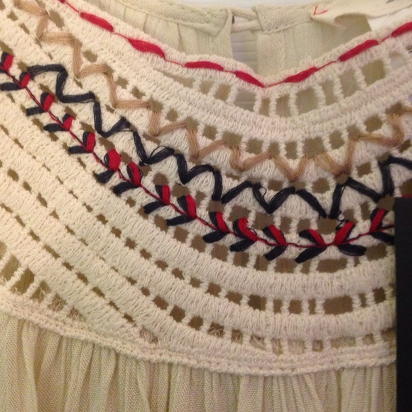 Open back adorable blouse - Picture 3 of 4