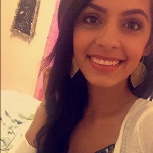 Meet your Posher, Beatriz