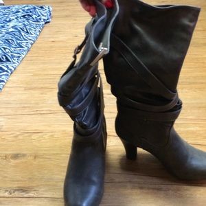 Grey boots