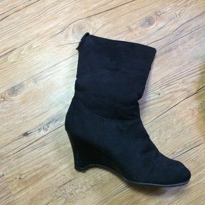 Black short boots. Two ways to wear'