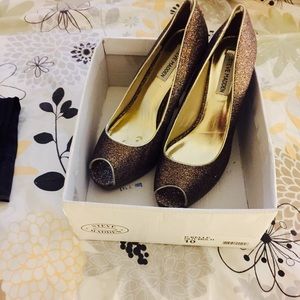 Steve Madden pumps