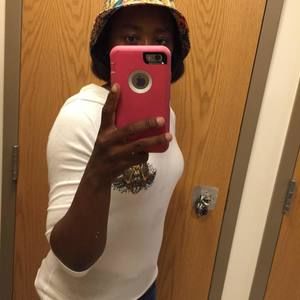 Meet your Posher, Kendra