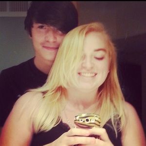 Meet your Posher, Tay