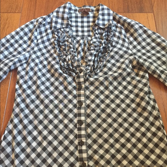 Quarter sleeve black & white checkered plaid shirt