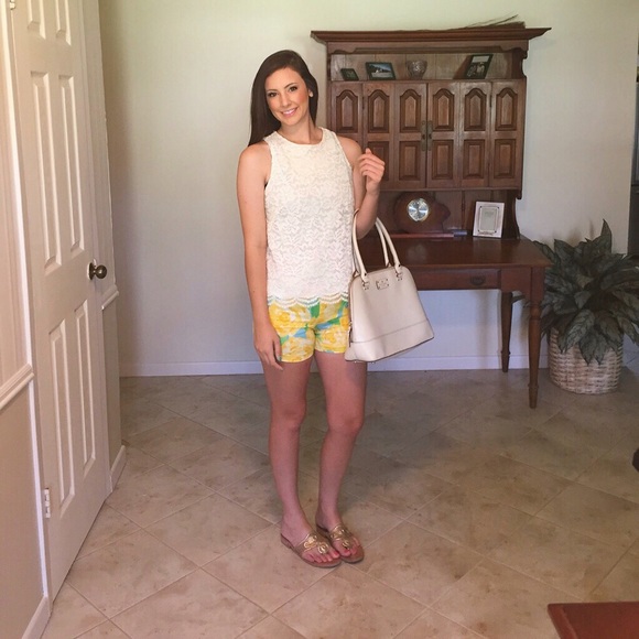 🎉SOLD🎉 First Impression Deenie Shorts - Picture 4 of 4