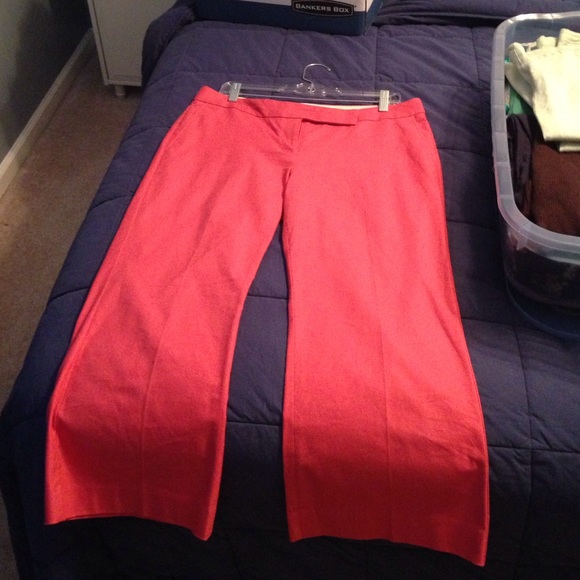 Coral color cropped pants