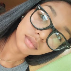 Meet your Posher, Alma