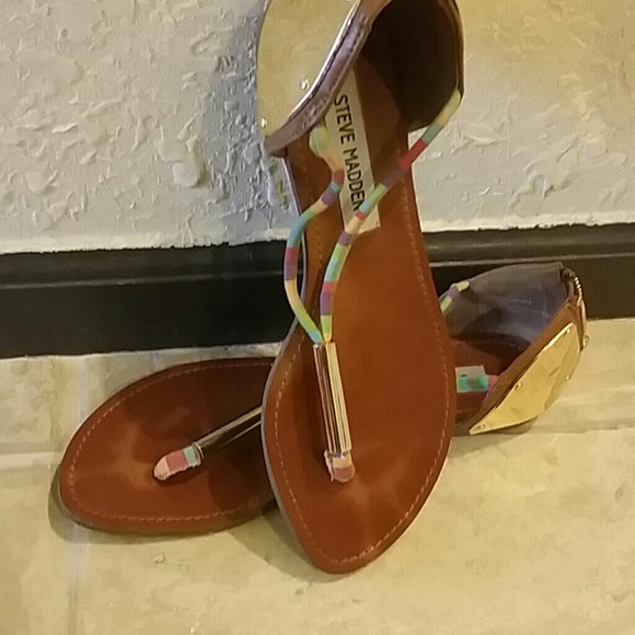Thong sandals