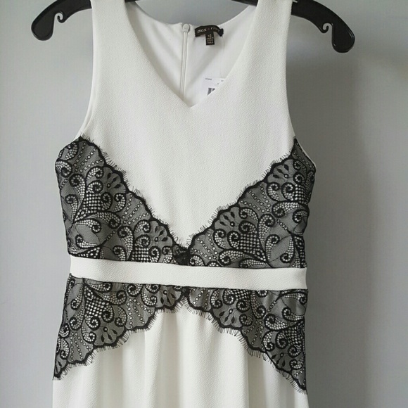 NWT Beautiful girls dress