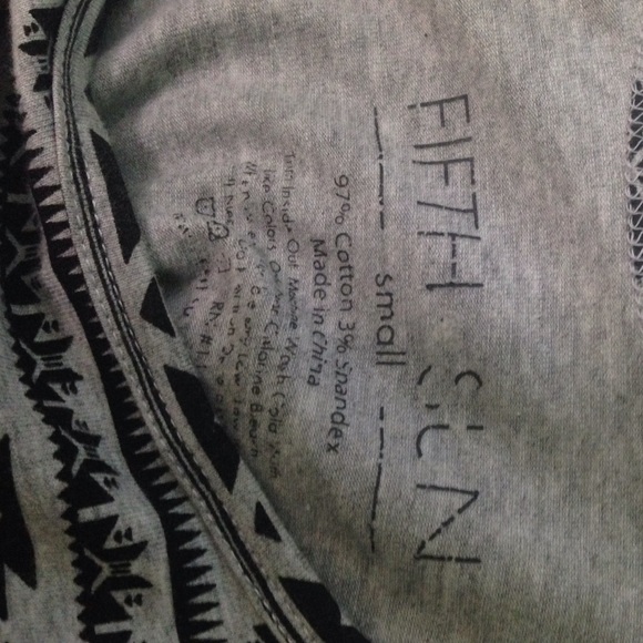 Aztec pattern crop top - Picture 3 of 3