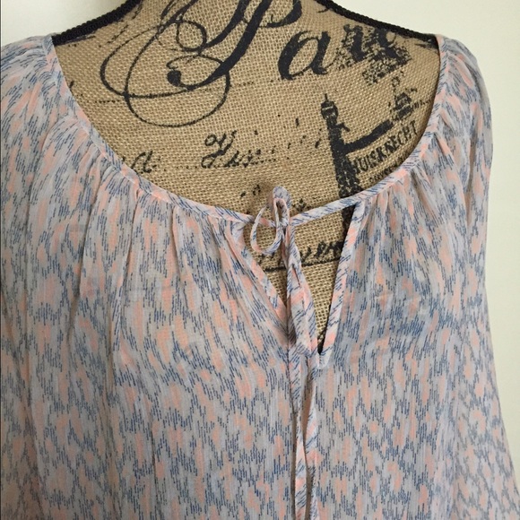 ❗️SOLD❗️A.n.a Blouse - Picture 2 of 3