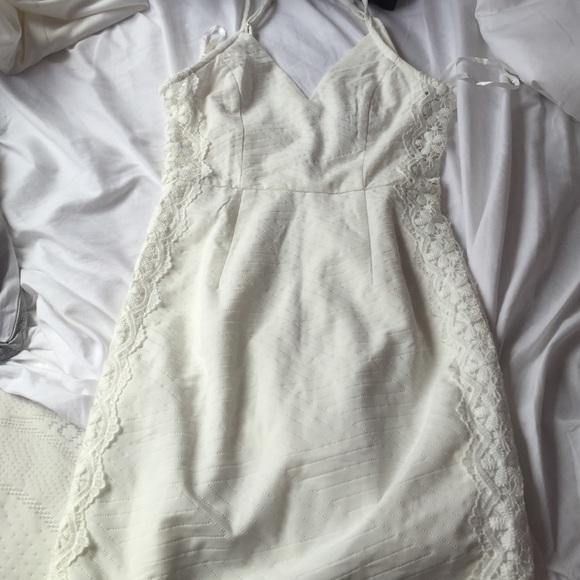 Cream dress - Picture 1 of 2