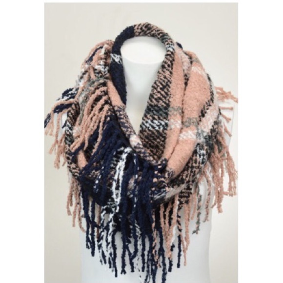 ADORABLE PLAID SCARF WITH TASSELS, Fall, winter💕