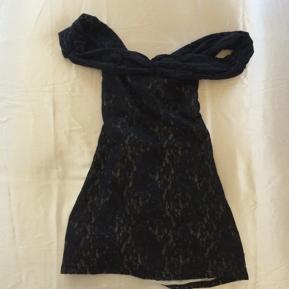 Lace black top