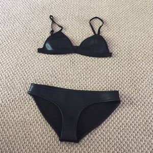 Triangl Bikini!!