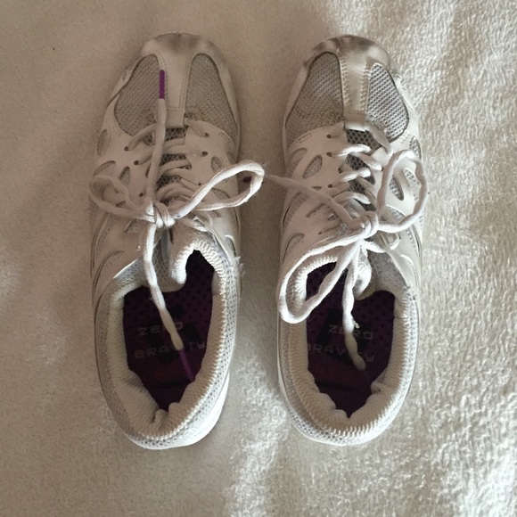 Varsity zero gravity cheer shoes
