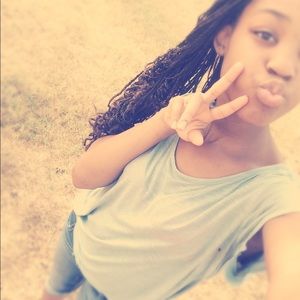 Meet your Posher, Danielle