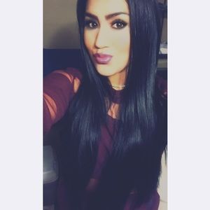 Meet your Posher, Dania