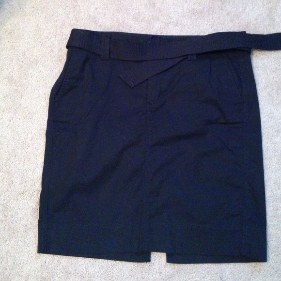 GAP navy skirt