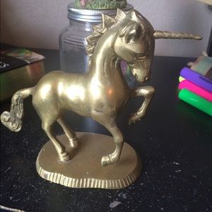 Unicorn Statue