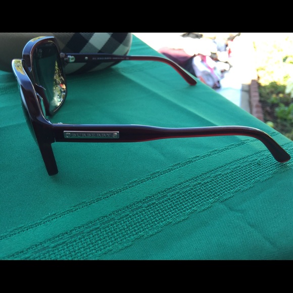 Authentic Burberry Oversized sunglasses