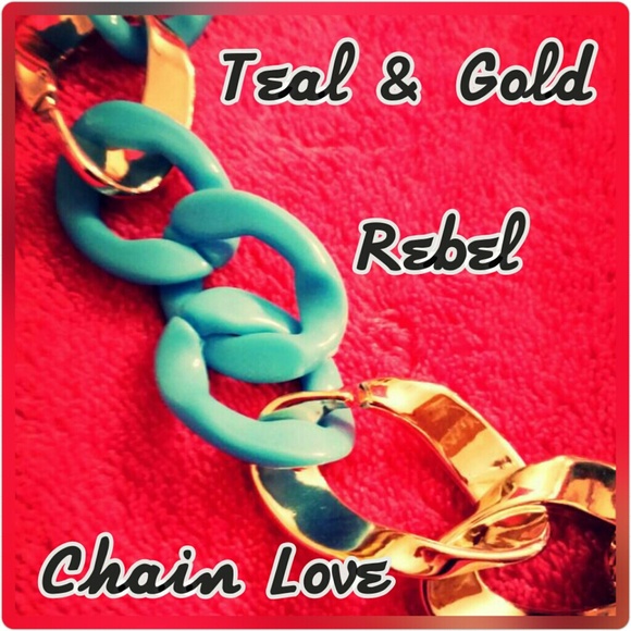 🎀 🍬🍬🍬Teal Chained Statement Necklace🍬🍬🍬 - Picture 3 of 3