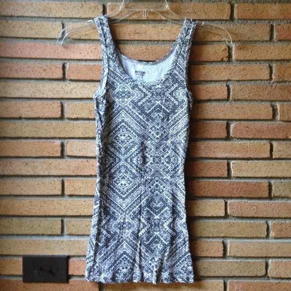 Mossimo Supply Co. Tops - ✖️SOLD✖️ 🔀 Patterned Mossimo Tank