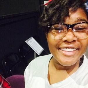 Meet your Posher, Bee