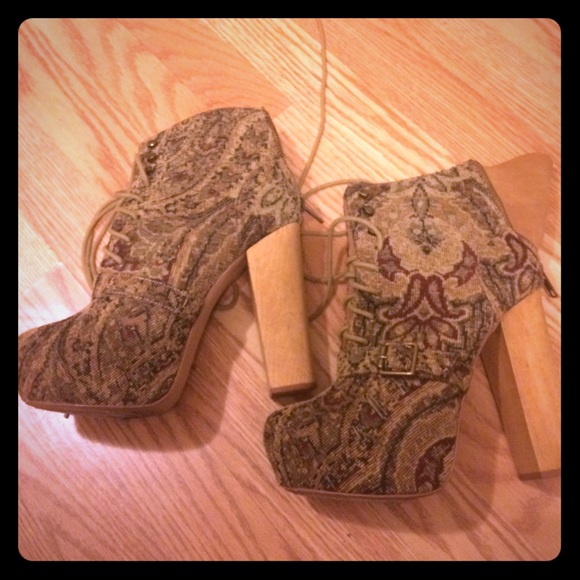 Steve Madden Chunk Heels