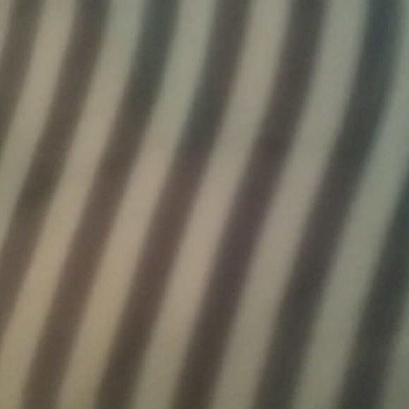 Shirt - Picture 4 of 4