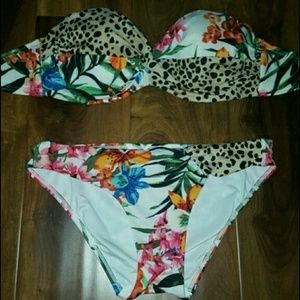 Victoria's secret bikini 32d