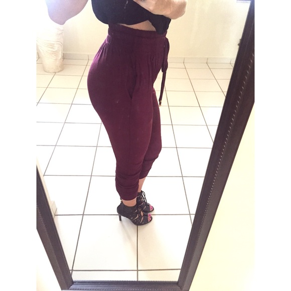 🚫BUNDLED🚫 Black & Burgundy Joggers - Picture 2 of 3