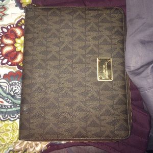 BRAND NEW MICHAEL KORS IPAD CASE