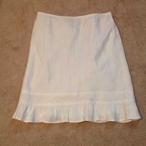 White linen skirt with ruffled bottom