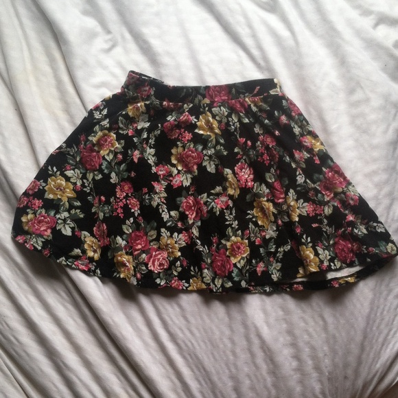 Forever 21 floral skater skirt