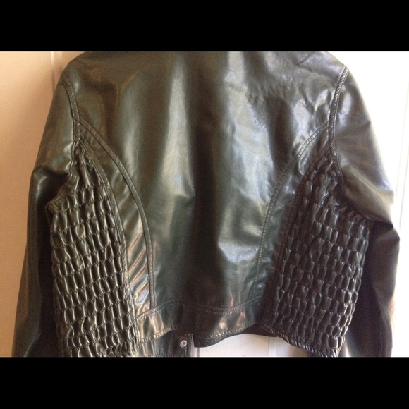 Faux Leather Cropped Jacket - Picture 2 of 3